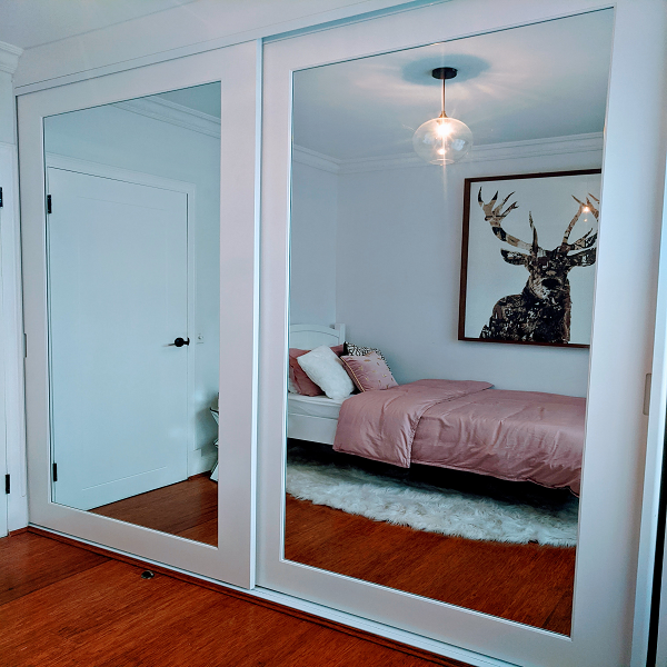 Diy Sliding Polyurethane Mirrored Doors With No Handles On Doors Robes Delivered